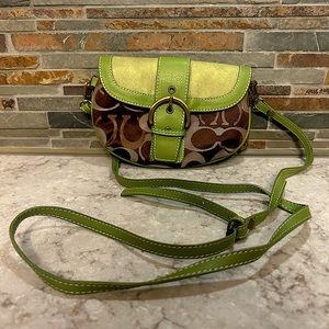 Crossbody/Wristlet Coach bag